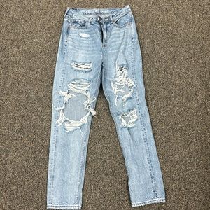 American Eagle highest rise mom jeans size 4 long